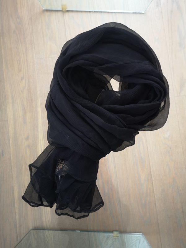 Bredt sort crepe silke tørklæde