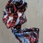 Silketørklæde i rustrød og blå