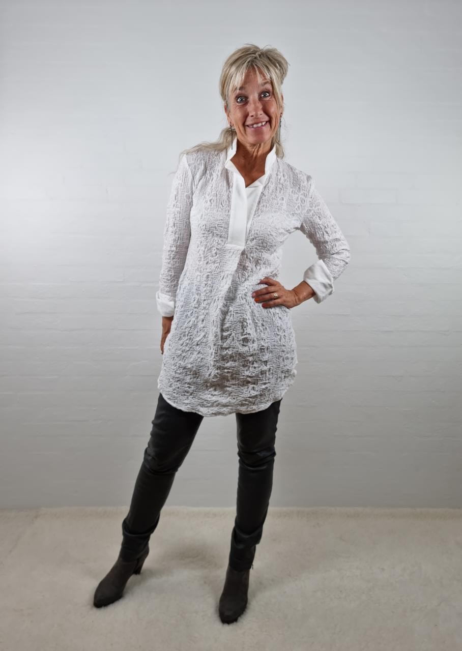 dygtige sympatisk Association Skøn hvid skjorte tunika med krave - Passion by Joan Fisker