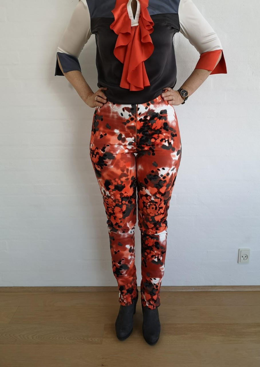 forsætlig Svin lige Kunstneriske bukser i orange/sort/grå - Passion by Joan Fisker