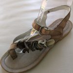 Brune Mjus sandaler med blomster