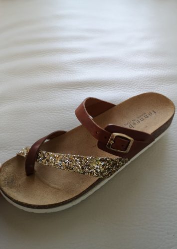 Fonnesberg sandaler med guld glimmer