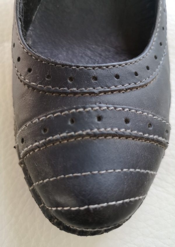Sorte Neosens sko i rokokostil