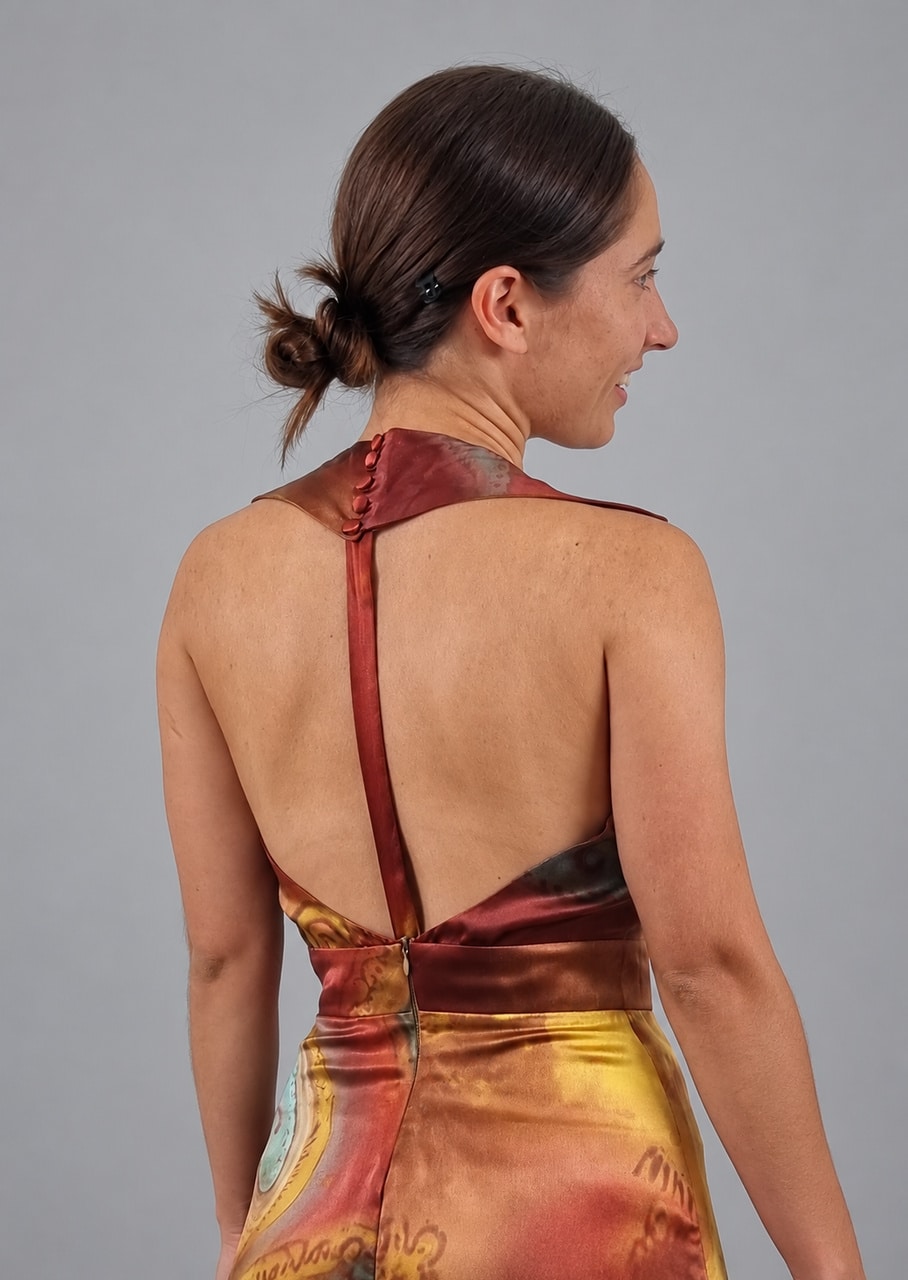 Silkebuksedragt med cape i multicolor - Billede 4