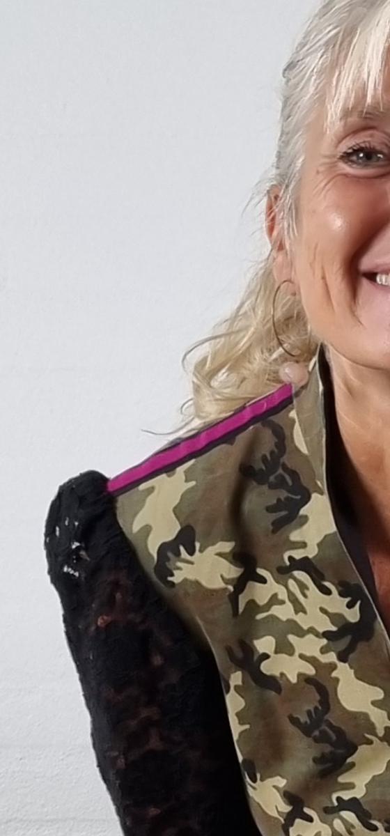Camouflage kjole med blonde ærme