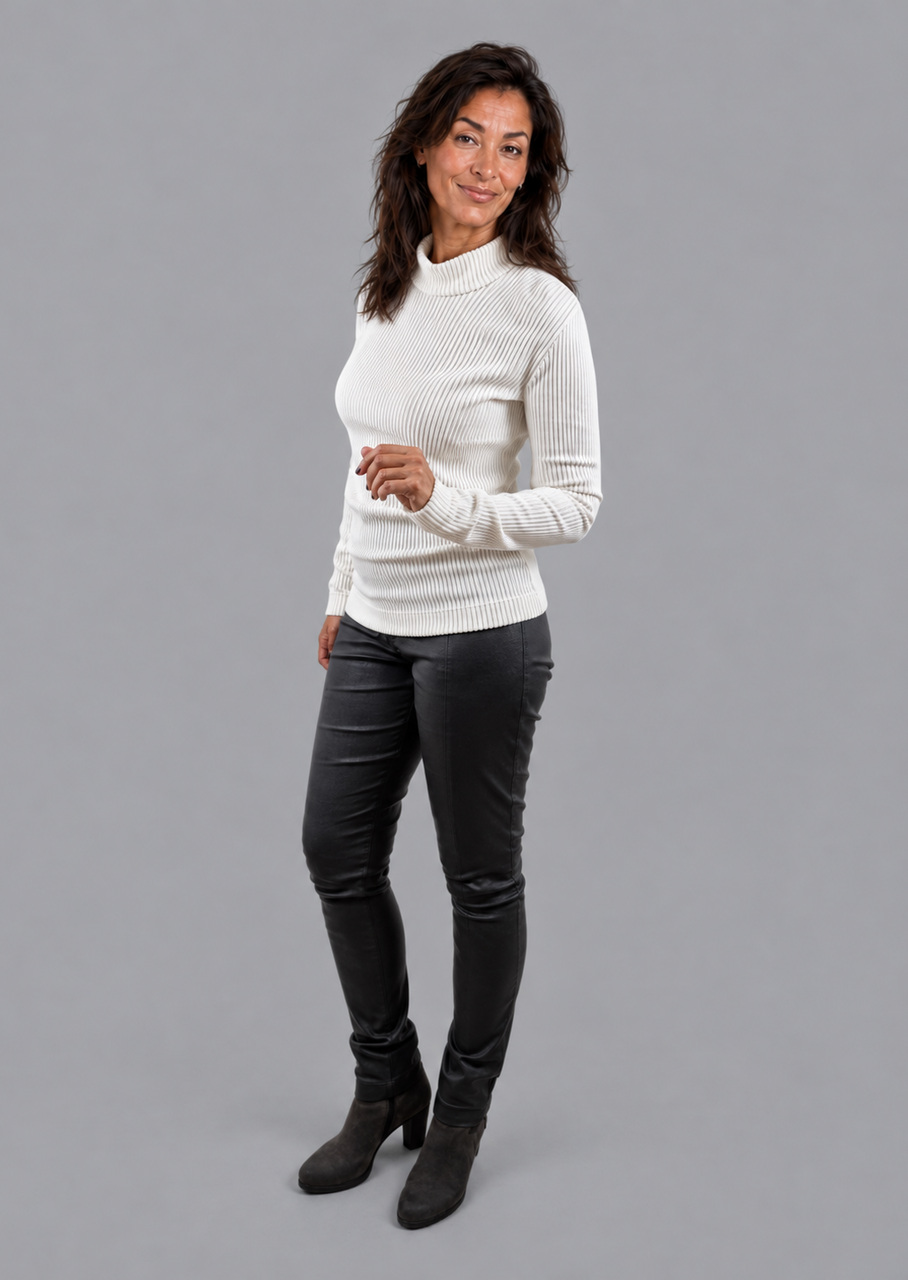 Råhvid velourbluse med rullekrave - Billede 3