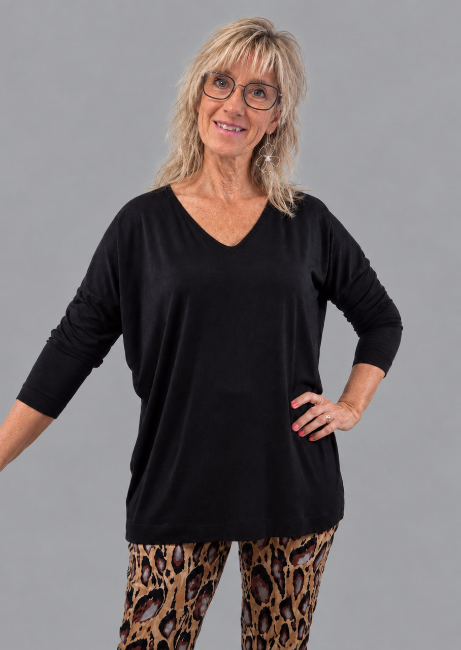 Sort jerseybluse med V-udskæring