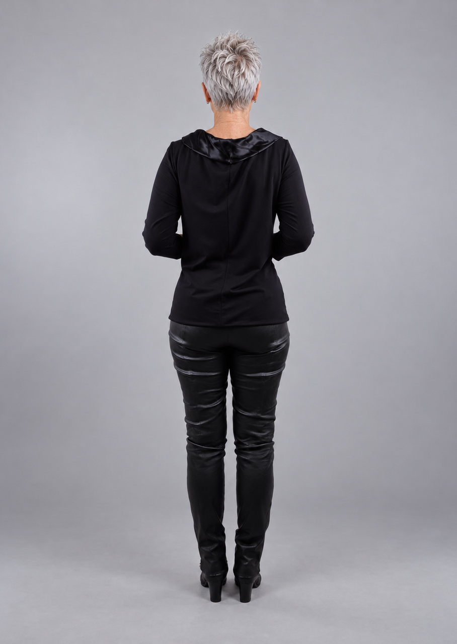 Sort draperet bluse med silkekrave - Billede 5
