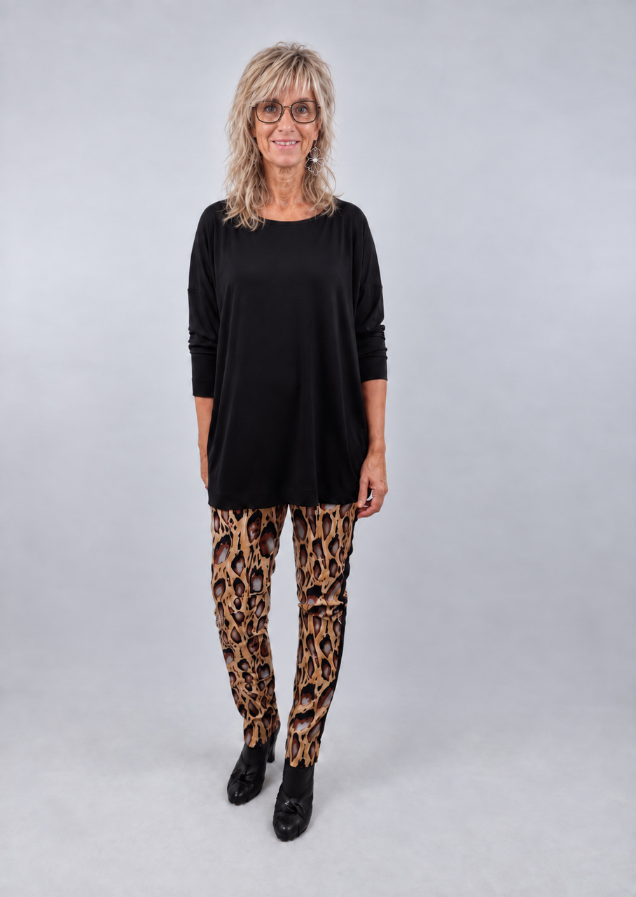 Sort jerseybluse med bådudskæring