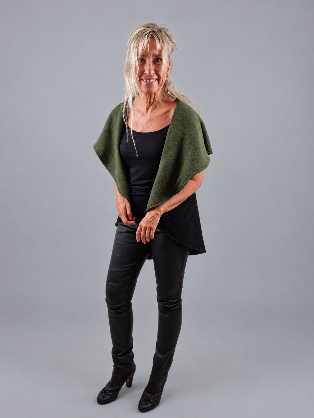 Vendbar uldvest i grøn/sort - Billede 7