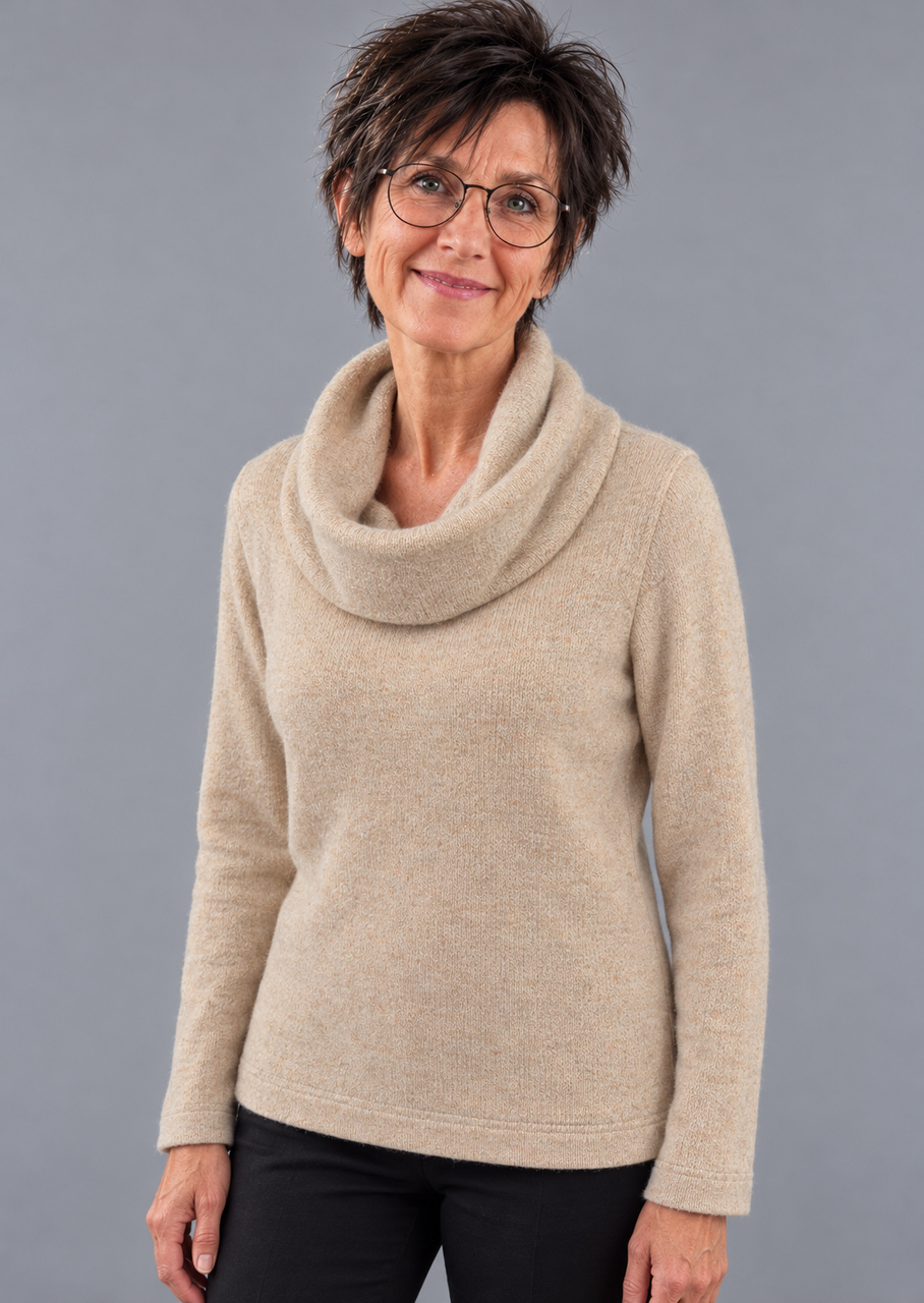 Uldstrik med stor krave i beige