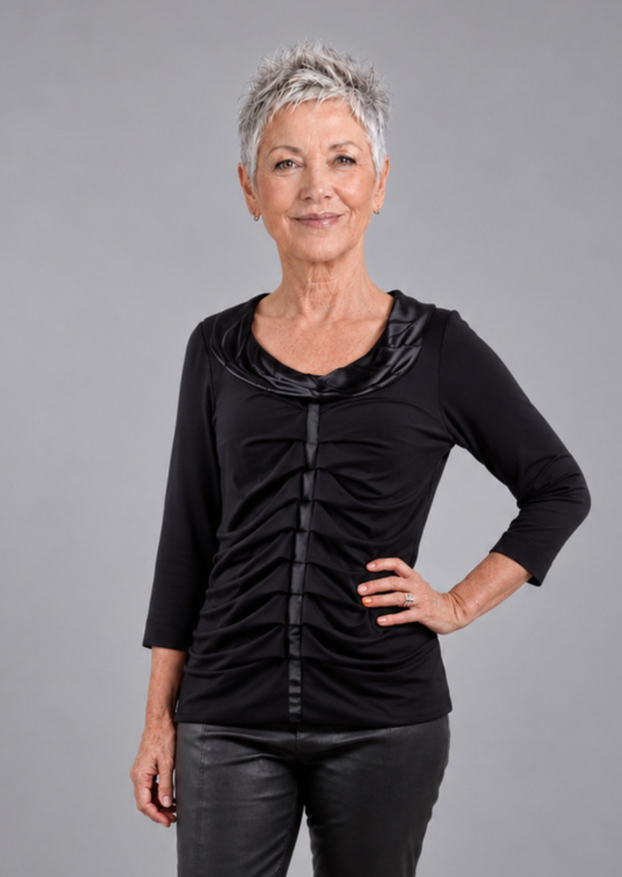 Sort draperet bluse med silkekrave