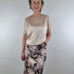 Nederdel i smuk blomstret satin