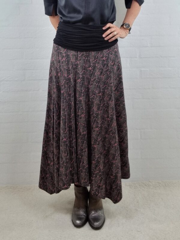 Swing nederdel i sort pink sand