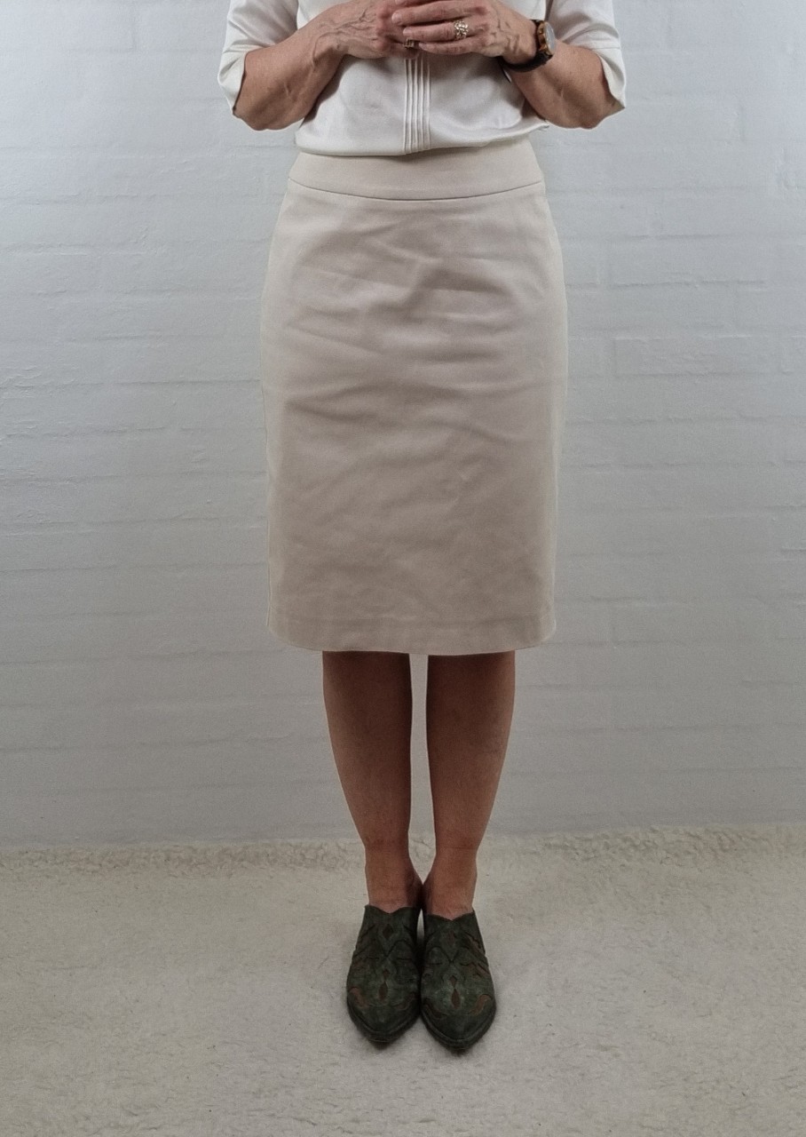 Stretch nederdel i lys nude