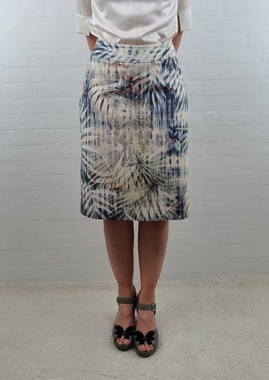 Stretch nederdel i blå råhvid og nude