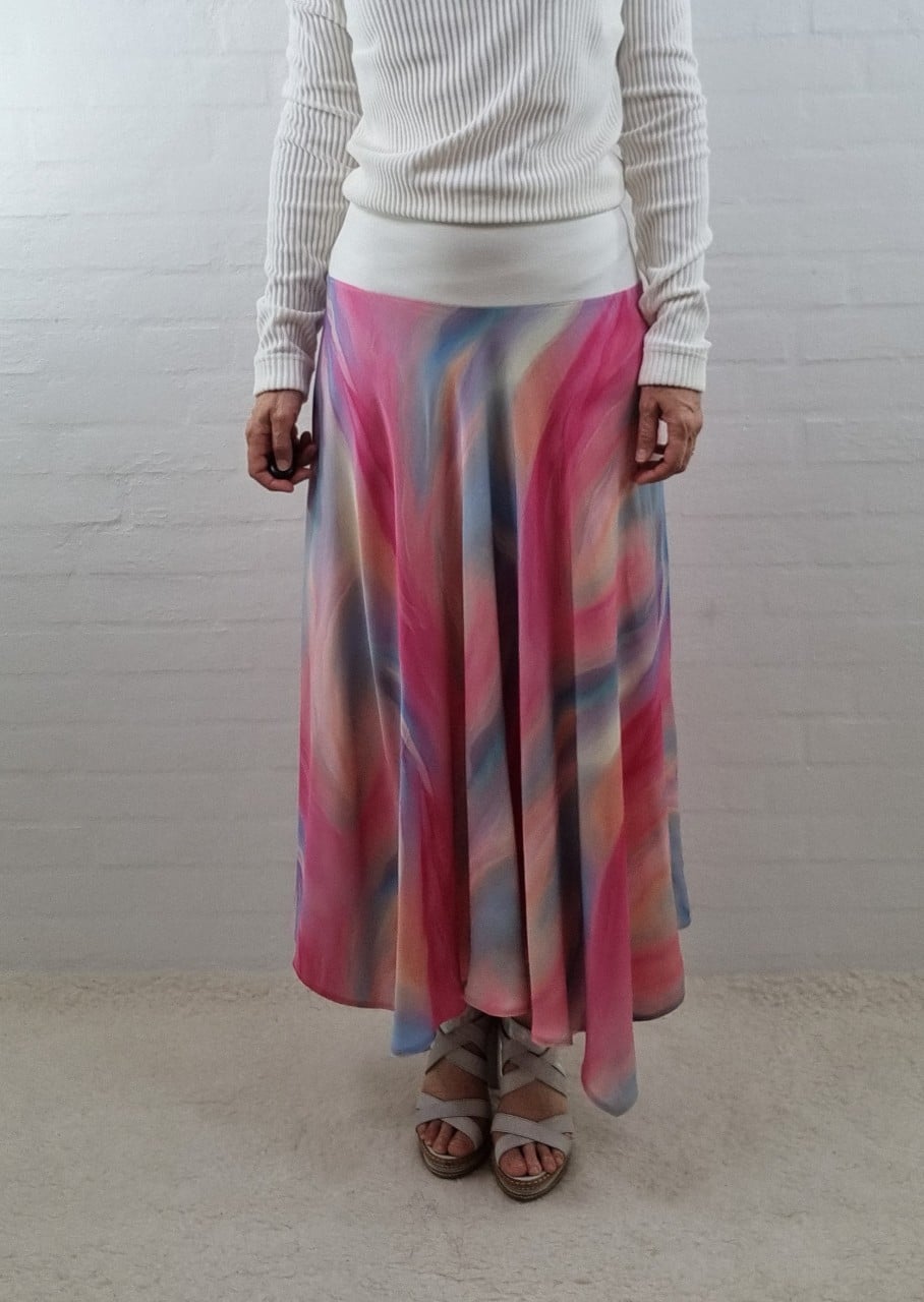Farverig swing nederdel i viskose