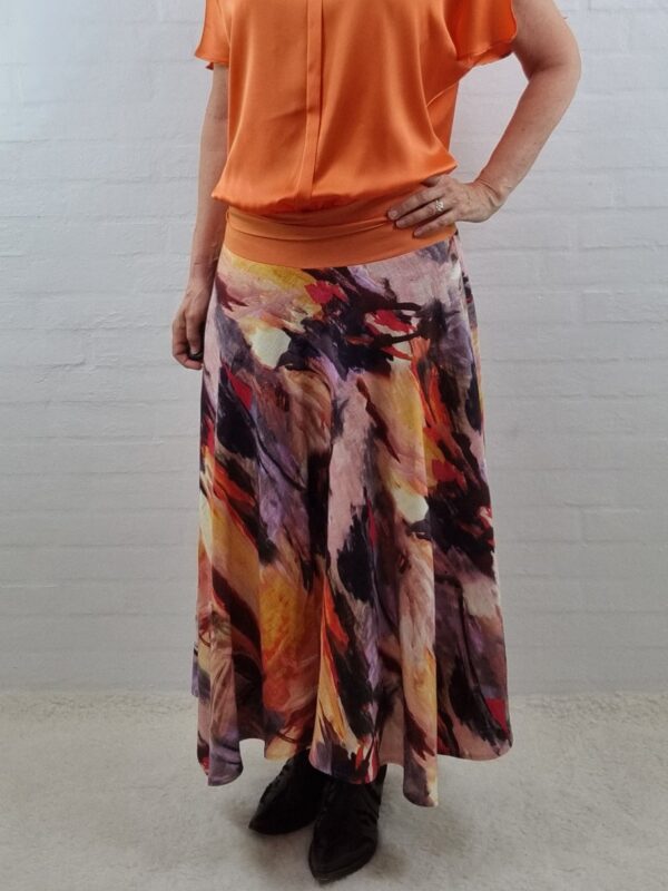 Farverig swing nederdel i viskose hør