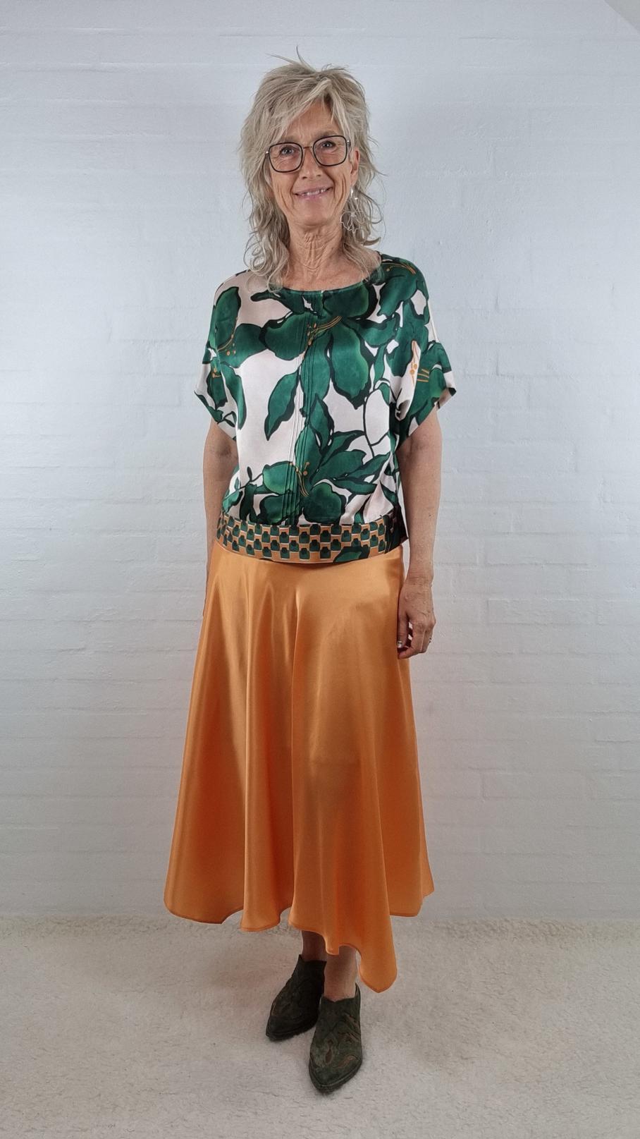 Orange swing nederdel i silke